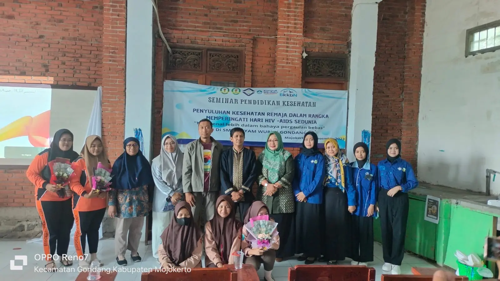 Pengabdian Masyarakat kesehatan reproduksi di SMA